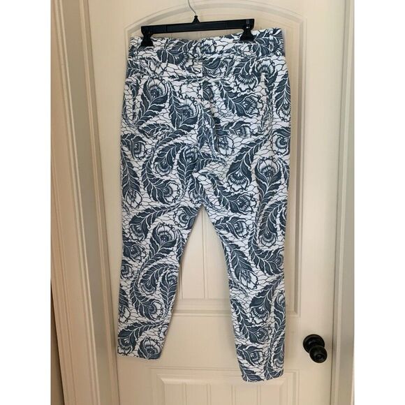 LOFT OUTLET WOMENS CURVY SKINNY JEANS SIZE 10 NEW WHITE WITH BLUE PATTEN - Picture 1 of 2